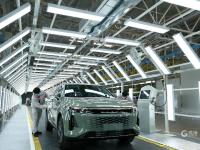 工业科技风十足！400多家车企在这里扎推