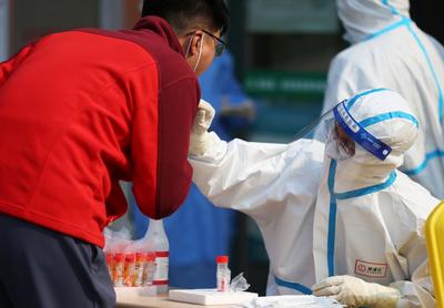 有种战“疫”，叫井然有序！多图直击核酸检测现场