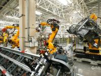 工业科技风十足！400多家车企在这里扎推