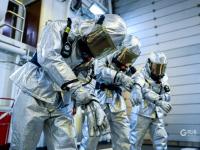 水与火的较量！舰艇“消防员”技能大比武画面忒燃 