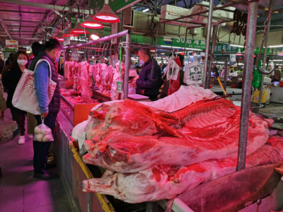 各类蔬菜新鲜不贵，鸡鸭鱼肉应有尽有……青岛商超市场货品充足价格稳定