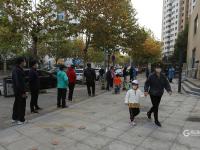 有种战“疫”，叫井然有序！多图直击核酸检测现场