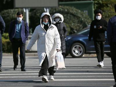 寒潮将自西向东影响我国大部，局地降温超20℃
