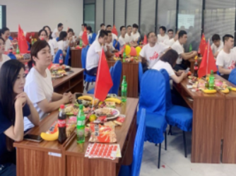 海尔电子塑胶工会组织开展 “四海欢腾庆国庆”活动