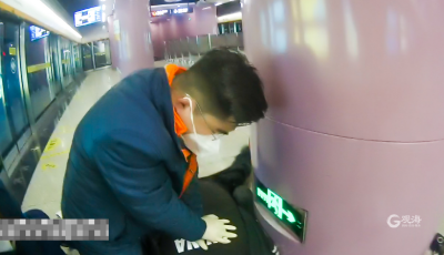 乘客心脏病突发倒在站台，青岛地铁上演“生死时速”抢救！