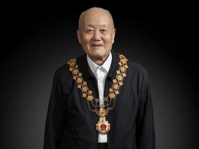 “共和国勋章”获得者、老英雄张富清昨夜在武汉因病去世，享年98岁