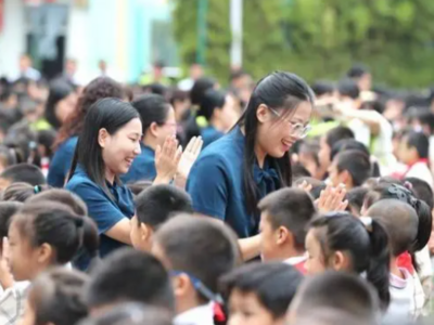 观海快评 | 为评职称搬掉“绊脚石”，才能让中小学老师安心教学