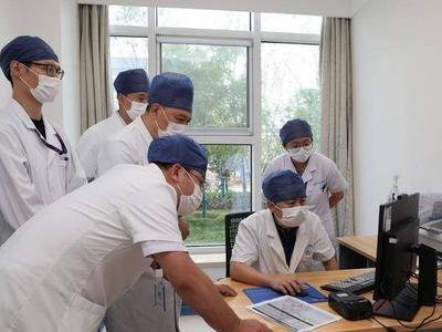 居家时判定感染了新冠病毒如何应对？服用中药要注意什么？权威专家回应防疫热点