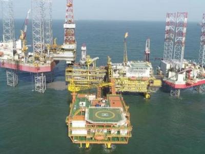 我国最大规模海上油田群岸电应用工程海上站成功送电