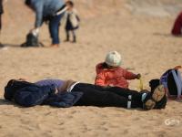 遛娃、垂钓……青岛海滨冬日“暖镜头”来了