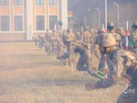 北部战区某比武现场：硝烟弥漫，兵哥哥战斗力拉满