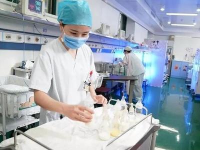 儿科专家：尚未发现新冠病毒活病毒可以通过母乳进行传播