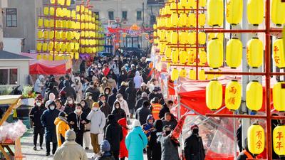 新春逛街里，重聚烟火气