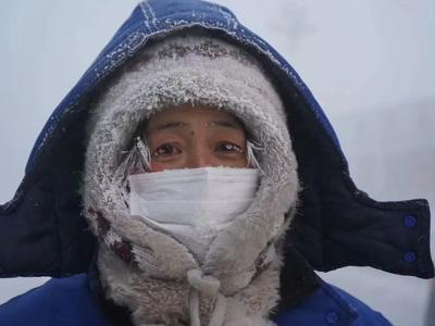 零下53℃是什么体验？整个市区“冒白烟”，冻梨能把板砖“敲稀碎”……
