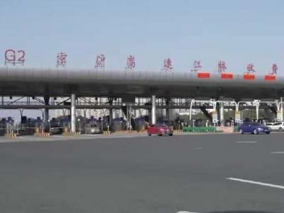 春节假期接近尾声，全国多地迎返程客流高峰