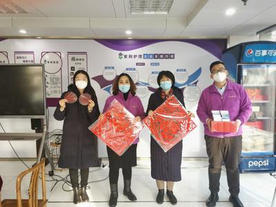 件件有心意！市南民政部门为多家行业企业送去“订制”新春福袋