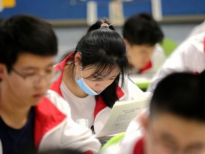 今天上午10时，全国大学英语四、六级能查分了，祝大家一次过！
