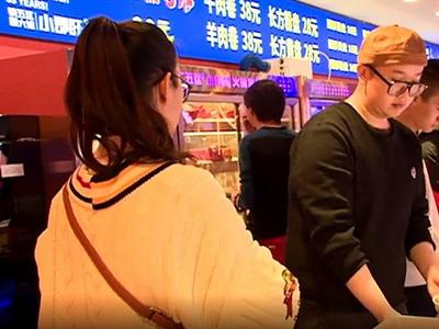奋进的春天 | 高原烟火气中潜藏的消费复苏