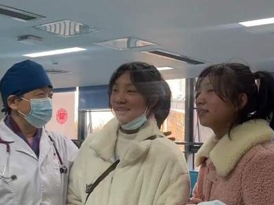 真好！术后14年，连体女婴长成健康姐妹花