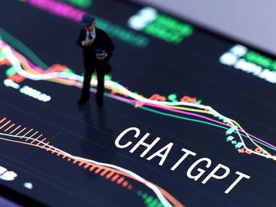 ChatGPT大火！美科技巨头纷纷加码人工智能