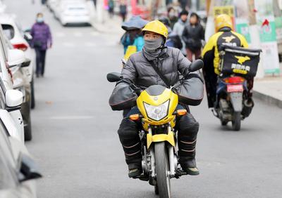 跑得越多奖励越多，外卖小哥：跑单奖励像是甜蜜陷阱