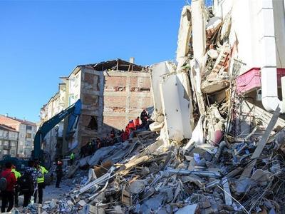 强震已致土耳其叙利亚超7000人遇难、超35000人受伤