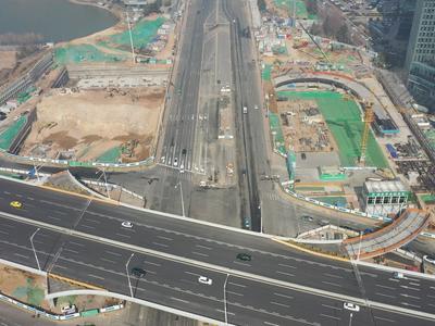 海尔路-银川路立交工程建设提速，预计今年年底前整个项目完工