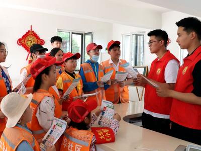 青岛市首家工地学雷锋青年志愿服务站揭牌