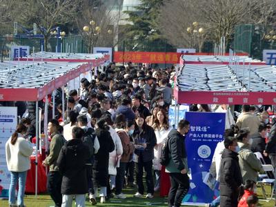 平均招聘月薪超25000元！人工智能专业人才市场需求大