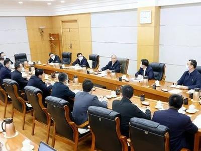 林武参加所在党支部组织生活会
