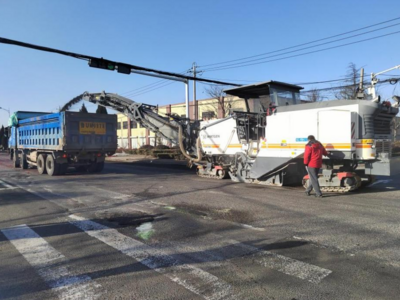 即墨﻿区这条道路改建施工，超高车辆注意绕行