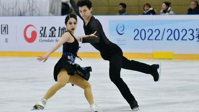 “冰上芭蕾”绚丽起舞！全国花样滑冰冠军赛在青岛启幕