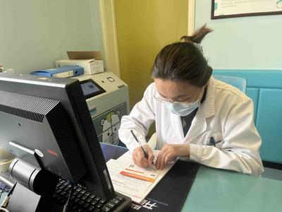 预防带状疱疹，守护中老年人健康防线，市疾控中心提醒→