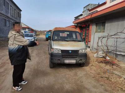 没班车偷电车，车主充电未锁车嫌疑男“顺手牵羊”