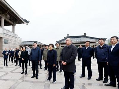 省委常委会到济宁临沂实地接受党性教育
