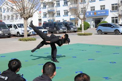 春日励铁军，练兵正当时