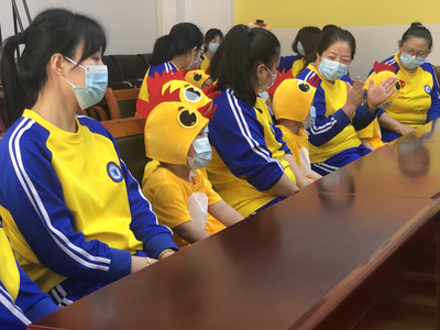 同在蓝天下同唱一首歌，青岛市的这些特需儿童度过了一个充满爱意的“六一”活动