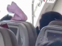 韩亚航空一客机舱门在空中打开，部分乘客出现呼吸困难