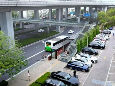 青岛这座过街天桥主体完工，建成后将大幅提高宁夏路快速通行能力