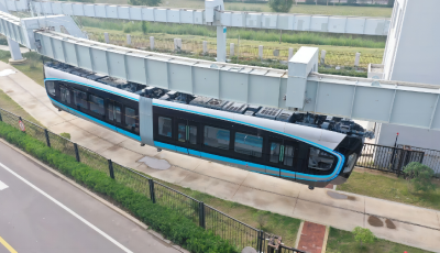 青岛制造！我国首列“会飞的”列车发车