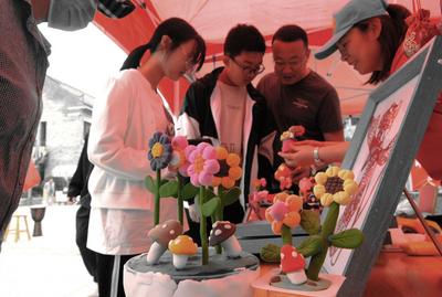 就业培训、义诊、法律咨询……助残日，这里的公益活动丰富多彩