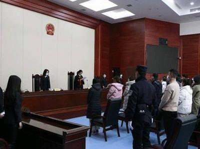 同学间打篮球受伤，责任怎么担？李沧法院法官耐心促和解