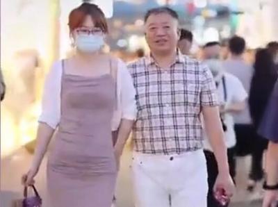 中铁三局董事长搂女子逛街？公司回应