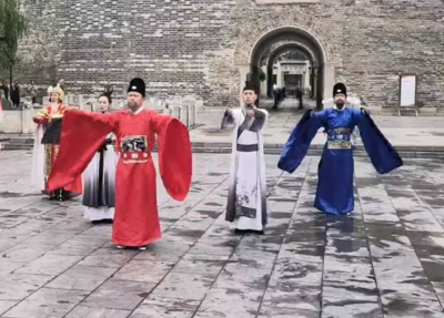 视频|【“尼与AI共迎未来”】 曲阜开城仪式震撼外国网红