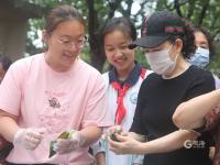 芦苇叶+鲅鱼馅？这个社区过端午包出了“青岛非遗”粽子！
