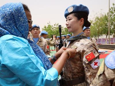 优秀！398名官兵获联合国和平荣誉勋章