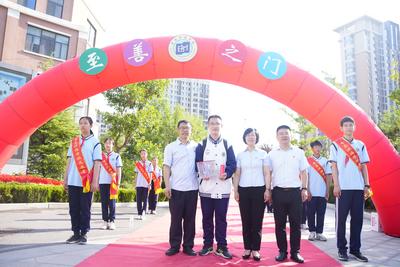 青岛滨海学校举行2023届九年级送考仪式