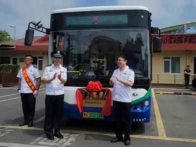 10辆“禁毒主题宣传车”现身青岛街头，公交6路打造移动的禁毒宣传阵地