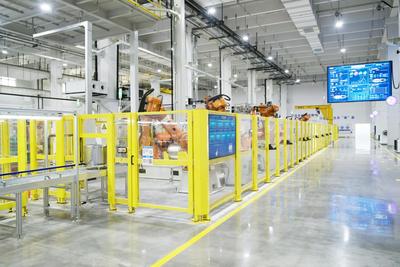前三季度国内生产总值同比增长5.2%，国民经济持续恢复向好