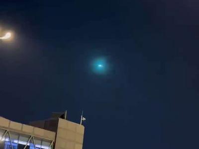 成都上空出现不明飞行物？ 专家：可能是火流星